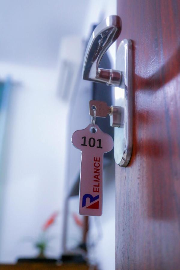 Reliance Hotel Boralesgamuwa エクステリア 写真