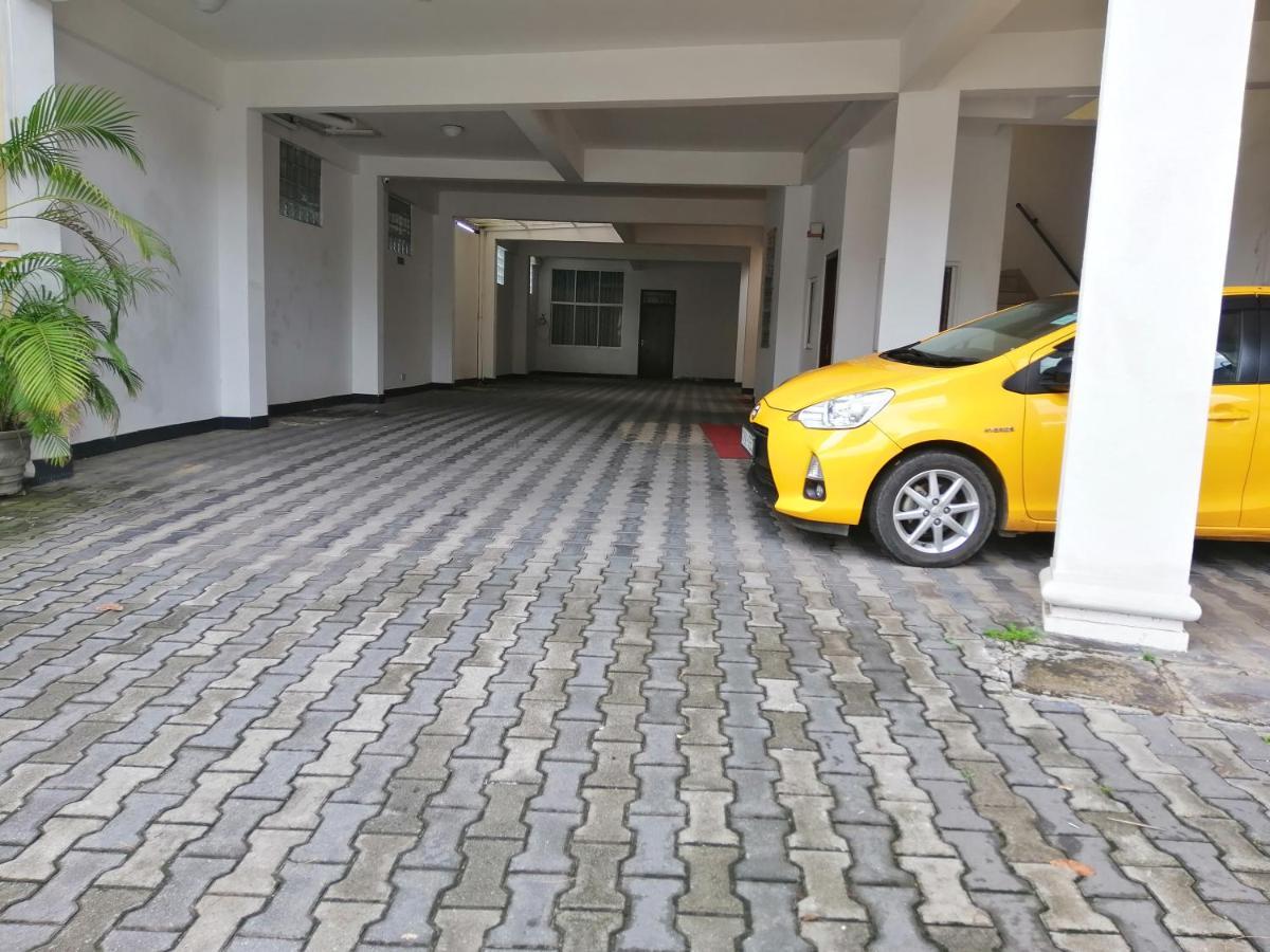Reliance Hotel Boralesgamuwa エクステリア 写真
