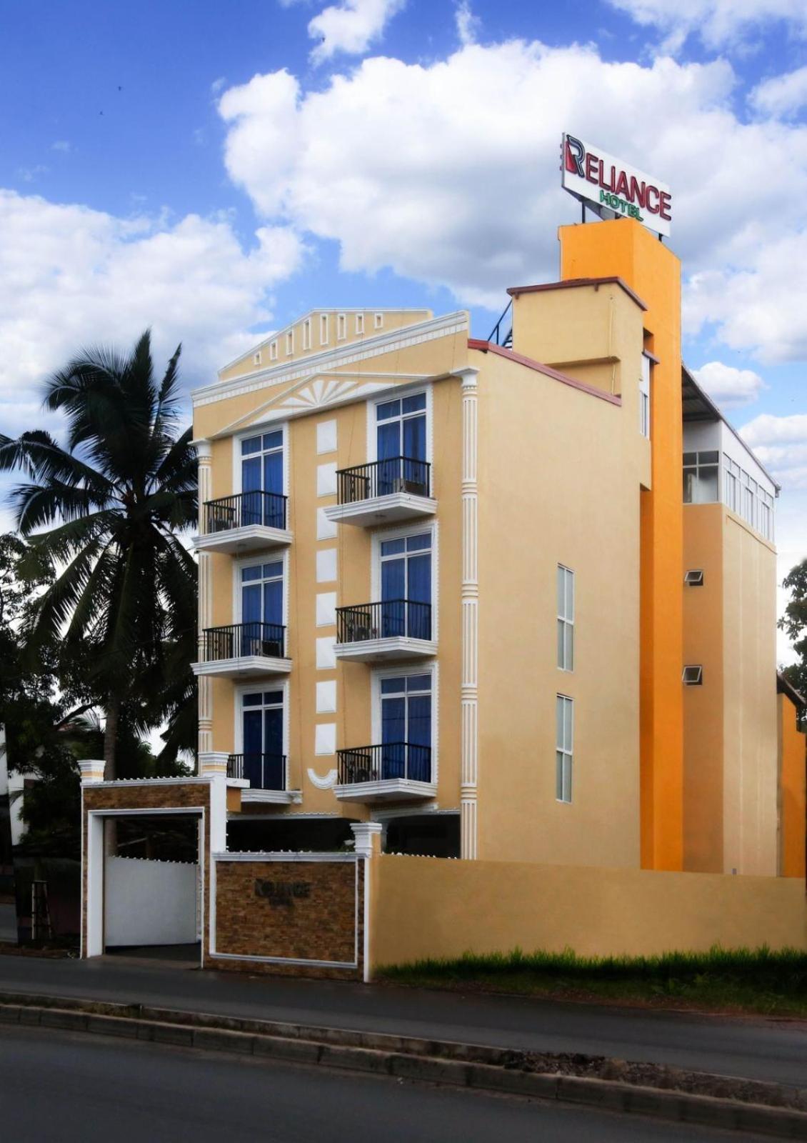 Reliance Hotel Boralesgamuwa エクステリア 写真