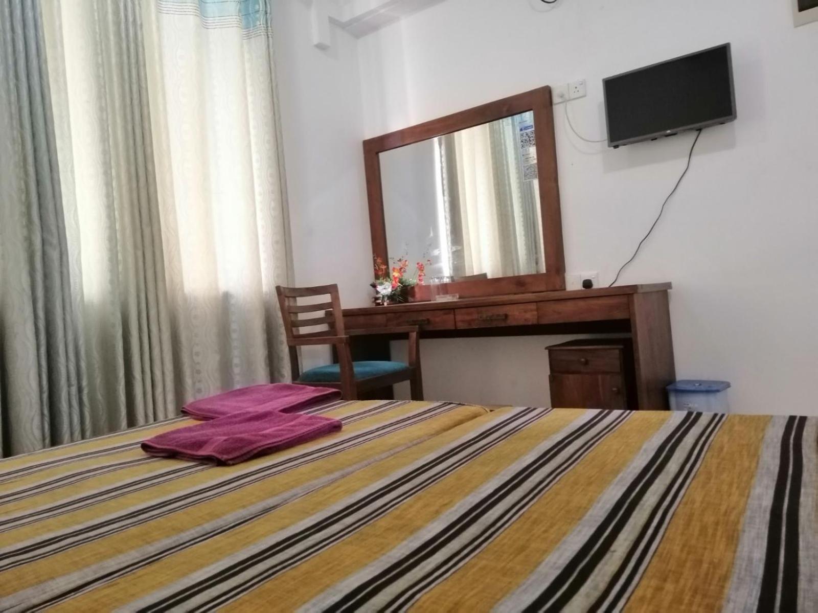 Reliance Hotel Boralesgamuwa エクステリア 写真