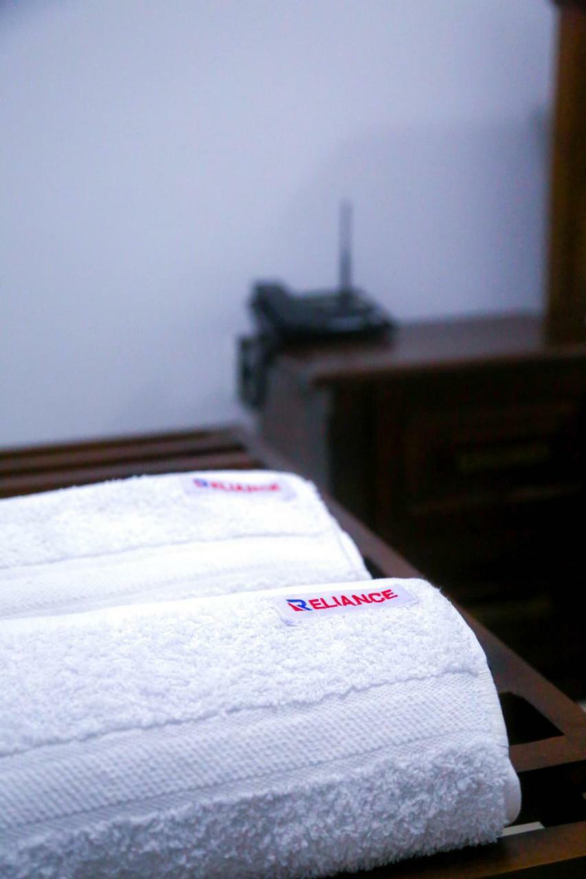 Reliance Hotel Boralesgamuwa エクステリア 写真