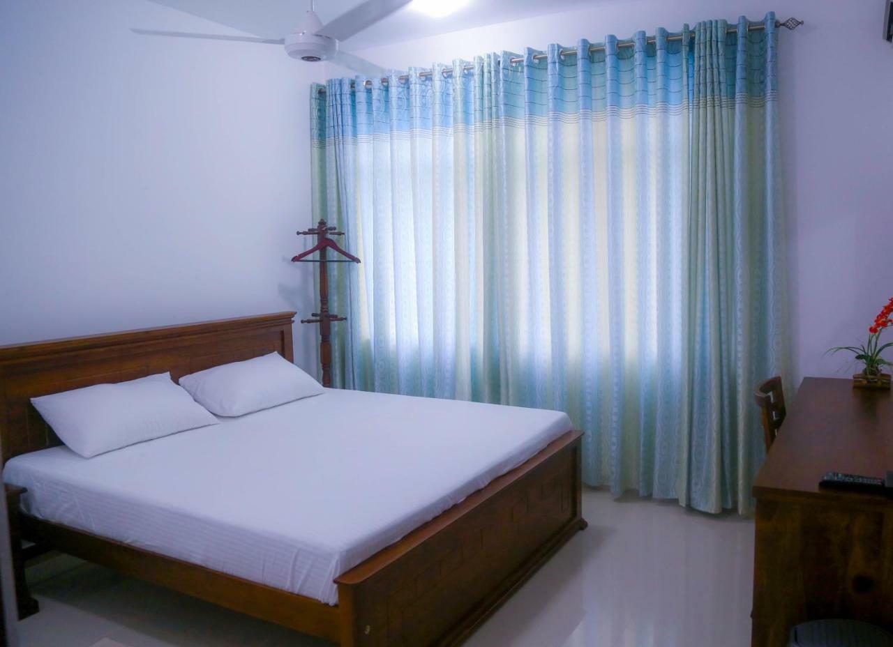 Reliance Hotel Boralesgamuwa エクステリア 写真