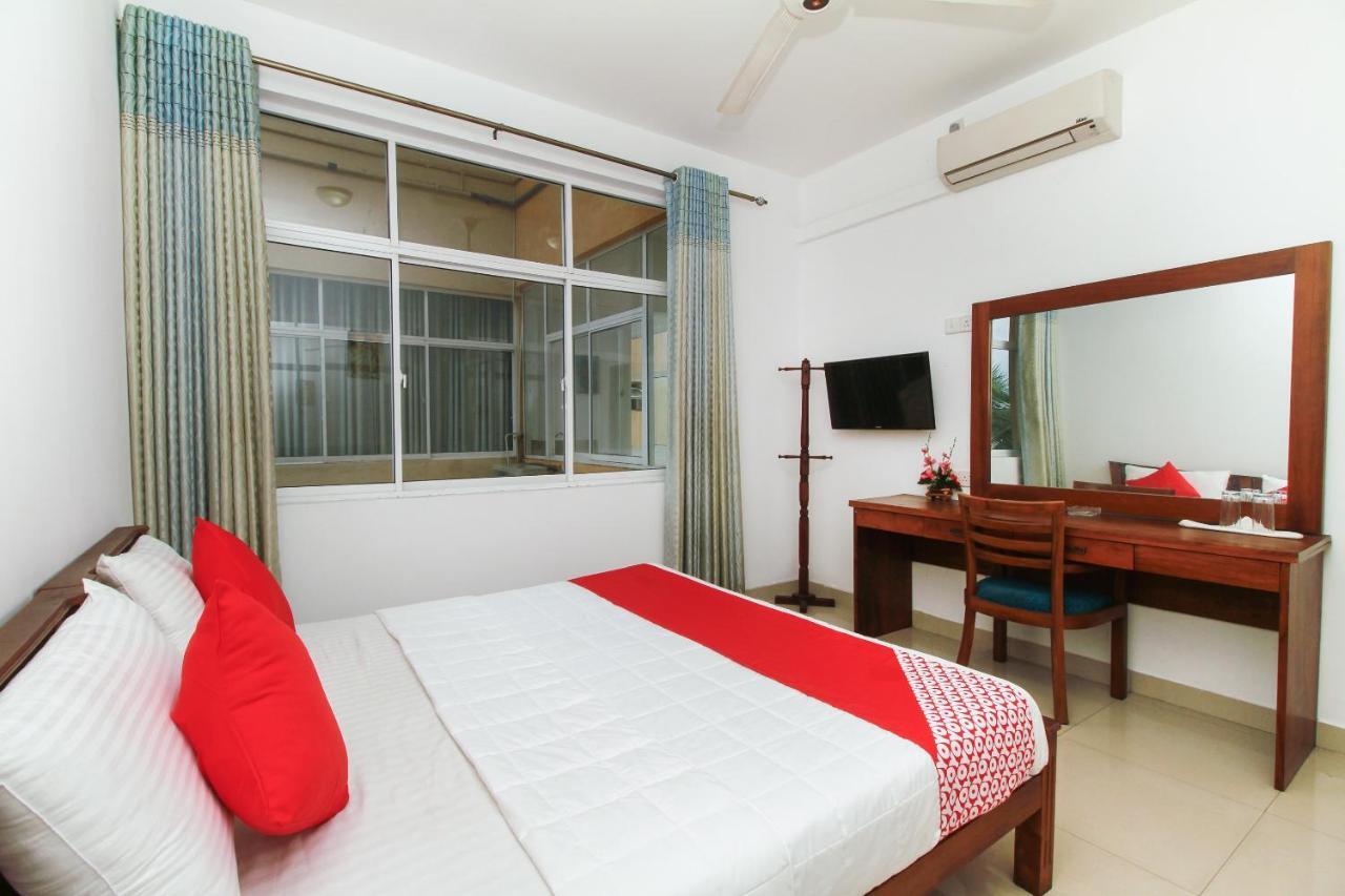Reliance Hotel Boralesgamuwa エクステリア 写真