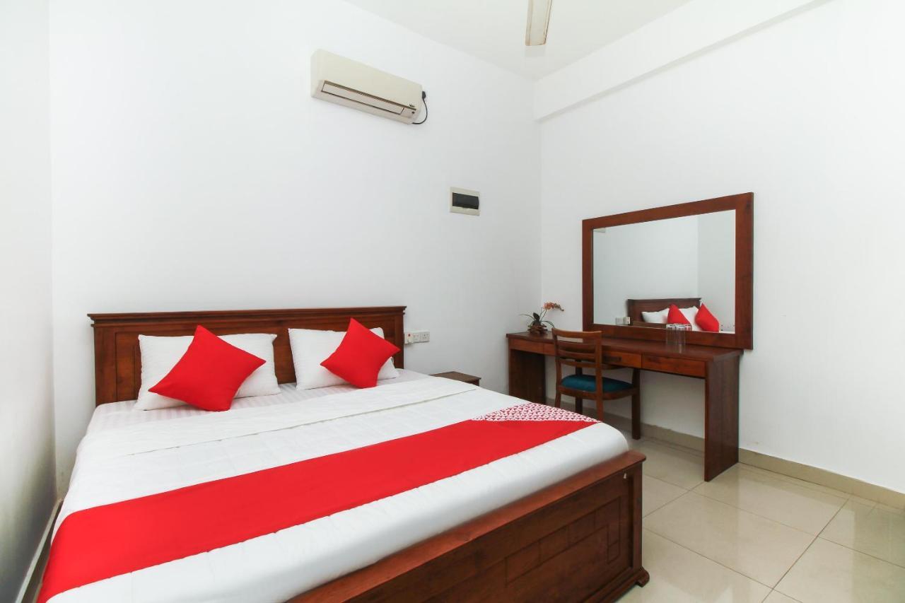 Reliance Hotel Boralesgamuwa エクステリア 写真